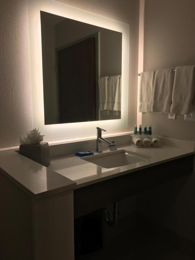 Holiday Inn Express & Suites Houston Southwest Galleria Area By Ihg Eksteriør bilde